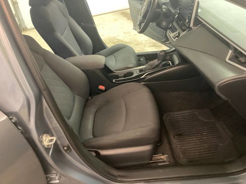 Used 2021 Toyota Corolla LE image 5