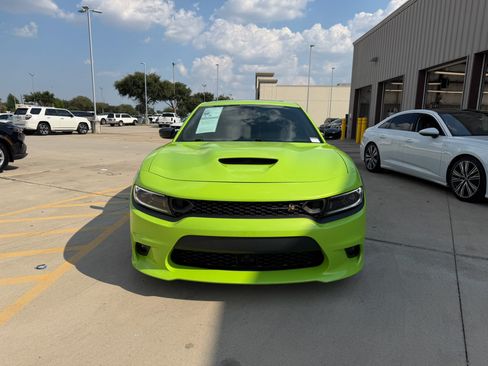 Used 2023 Dodge Charger Scat Pack w/ Plus Group RWD image 3
