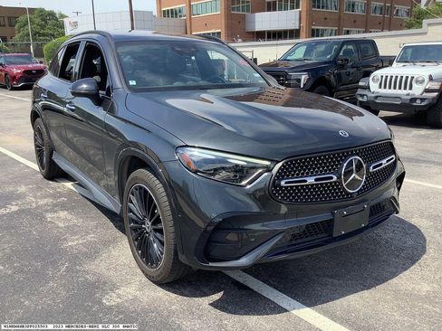 Used 2023 Mercedes-Benz GLC 300 4MATIC image 4