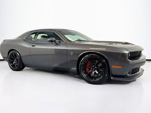 Used 2015 Dodge Challenger SRT Hellcat image 3