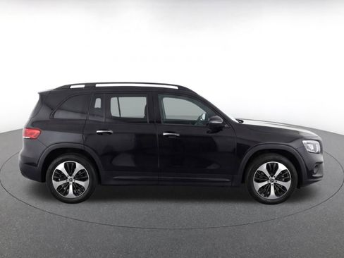 Used 2025 Mercedes-Benz GLB 250 4MATIC image 10
