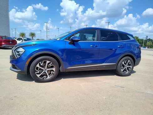 Used 2023 Kia Sportage EX FWD image 3