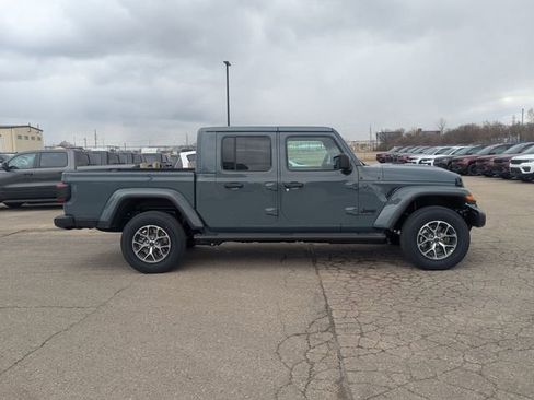 New 2026 Jeep Gladiator Sport image 2