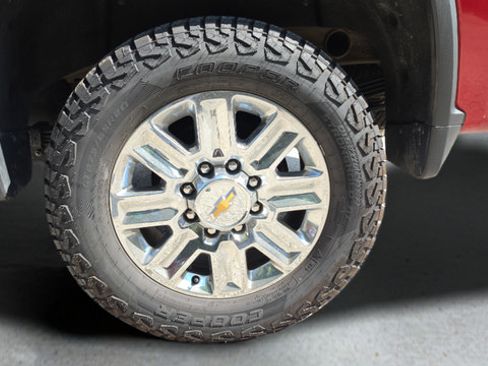 Used 2024 Chevrolet Silverado 2500 High Country w/ High Country Premium Package AWD/4WD image 32