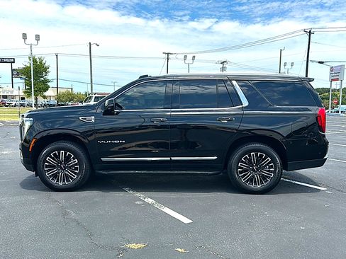 Used 2025 GMC Yukon Elevation AWD/4WD image 5