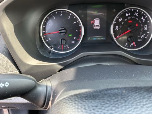 Used 2021 Toyota RAV4 XLE AWD/4WD image 22
