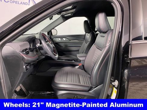 Used 2025 Ford Explorer ST-Line w/ ST-Line Street Pack image 12