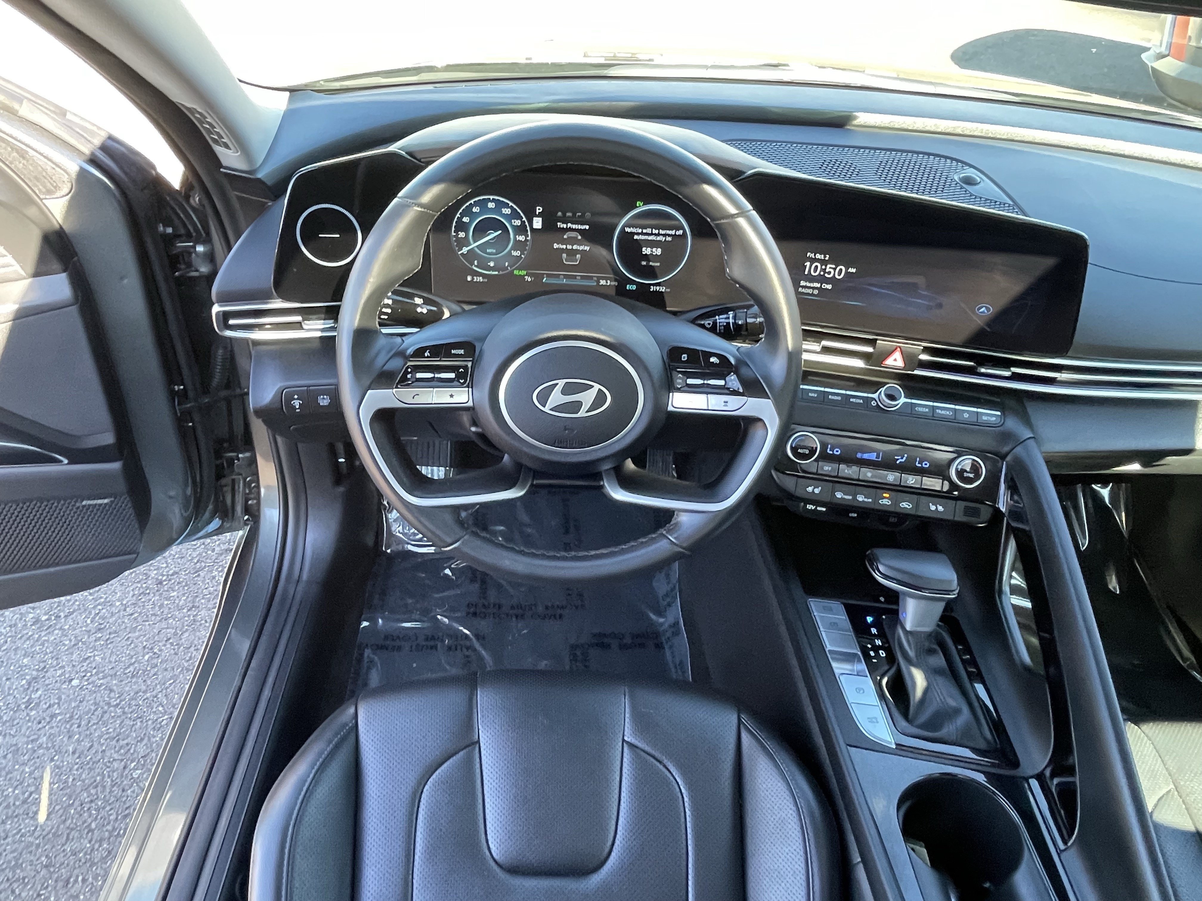 Certified 2025 Hyundai Elantra Limited FWD image 12