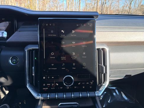 Used 2024 GMC Acadia Denali w/ Super Cruise Package image 25