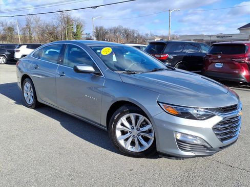 Used 2024 Chevrolet Malibu LT image 2