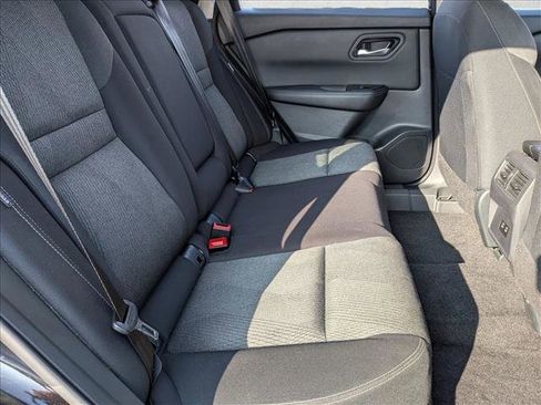 Used 2024 Nissan Rogue SV image 18