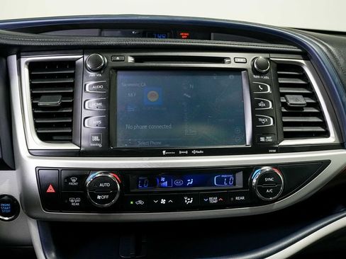 Used 2016 Toyota Highlander Limited FWD image 22