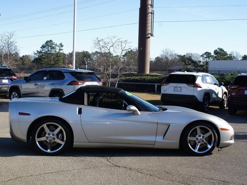 Used 2007 Chevrolet Corvette Convertible w/ Preferred Equipment Group image 12