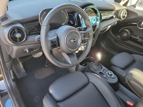 Certified 2024 MINI Cooper SE FWD image 9