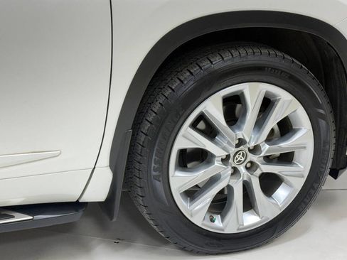 Used 2021 Toyota Highlander Limited image 61