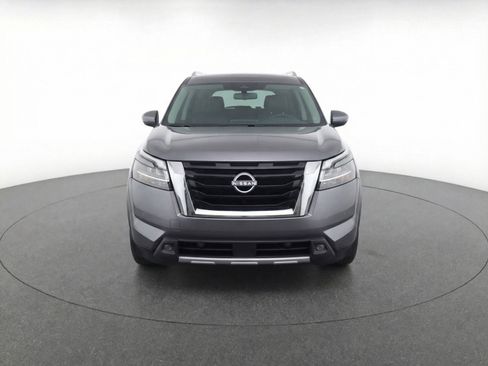 Used 2024 Nissan Pathfinder SV FWD image 2