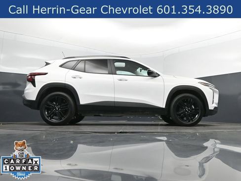 Used 2025 Chevrolet Trax ACTIV w/ Sunroof Package FWD image 42