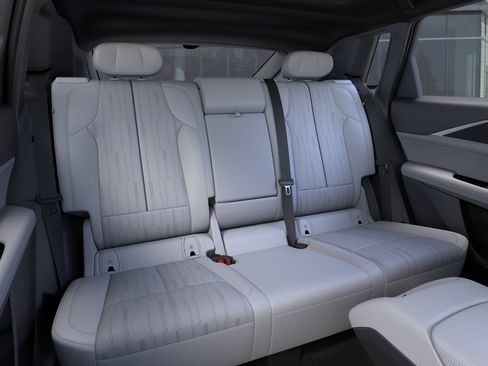 Used 2026 Cadillac Lyriq Luxury w/ LPO, Floor Liner Package RWD image 18