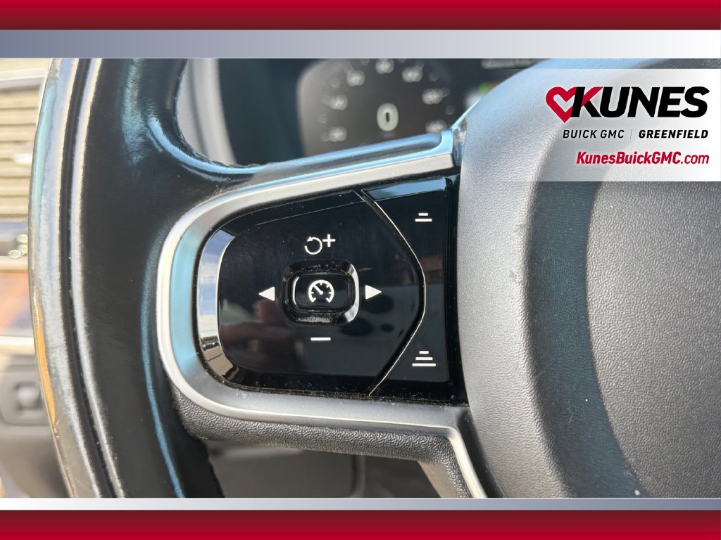 Used 2018 Volvo XC90 T6 Momentum w/ Convenience Package AWD/4WD image 16