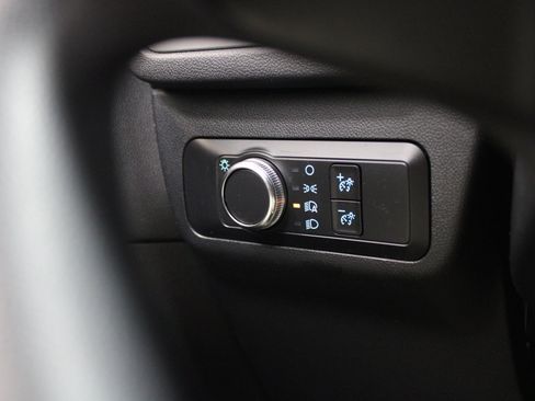 Used 2020 Ford Escape SE image 33