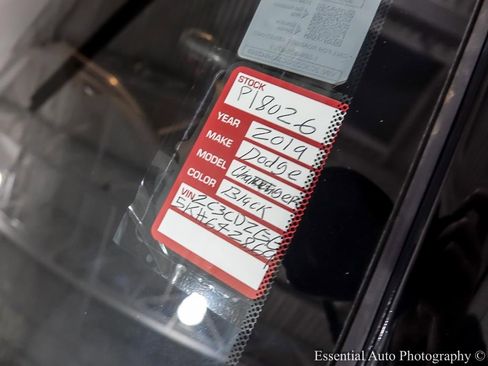 Used 2019 Dodge Challenger SXT image 24