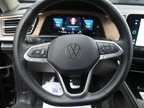 Used 2025 Volkswagen Atlas SE AWD/4WD image 31