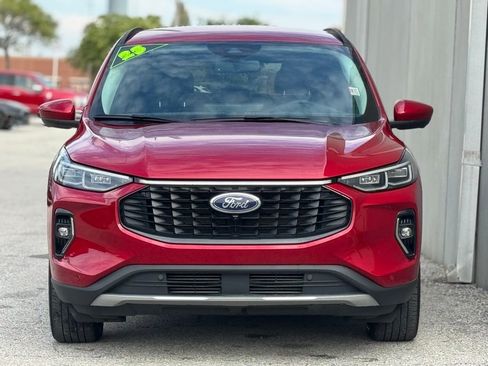 Used 2023 Ford Escape Platinum image 32