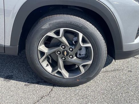 New 2026 Chevrolet Trax LT w/ Driver Confidence Package image 9