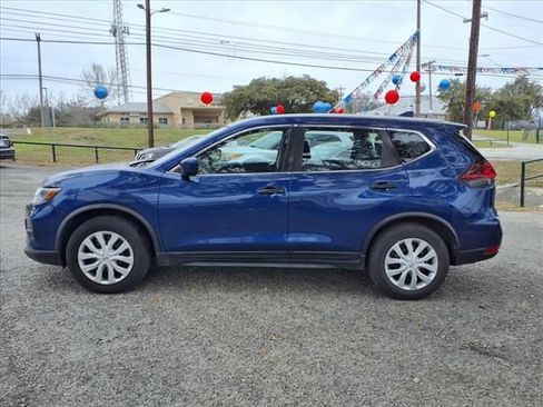 Used 2018 Nissan Rogue S FWD image 3