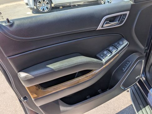 Used 2017 GMC Yukon Denali AWD/4WD image 37