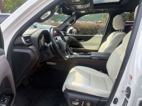 Used 2022 Lexus LX 600 4WD w/ Accessory Package (Z1) image 14