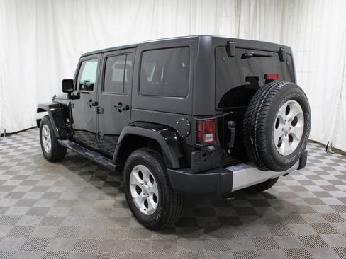 Used 2015 Jeep Wrangler Unlimited Sahara w/ Connectivity Group image 29