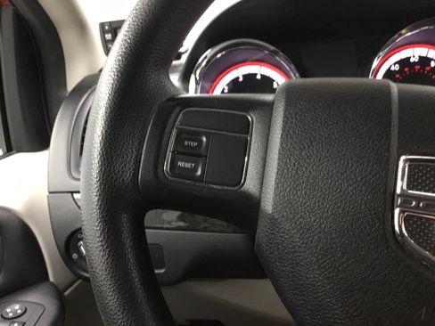 Used 2015 Dodge Grand Caravan SXT FWD image 29