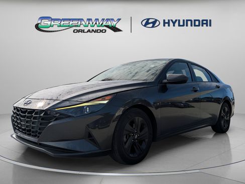 Used 2022 Hyundai Elantra SEL FWD image 4