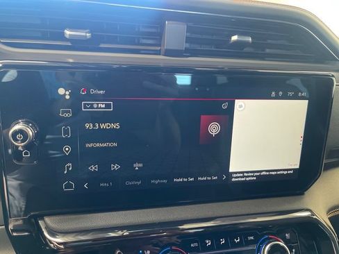 Used 2024 GMC Sierra 1500 AT4 w/ Technology Package AWD/4WD image 12