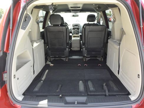 Used 2015 Dodge Grand Caravan SXT image 62