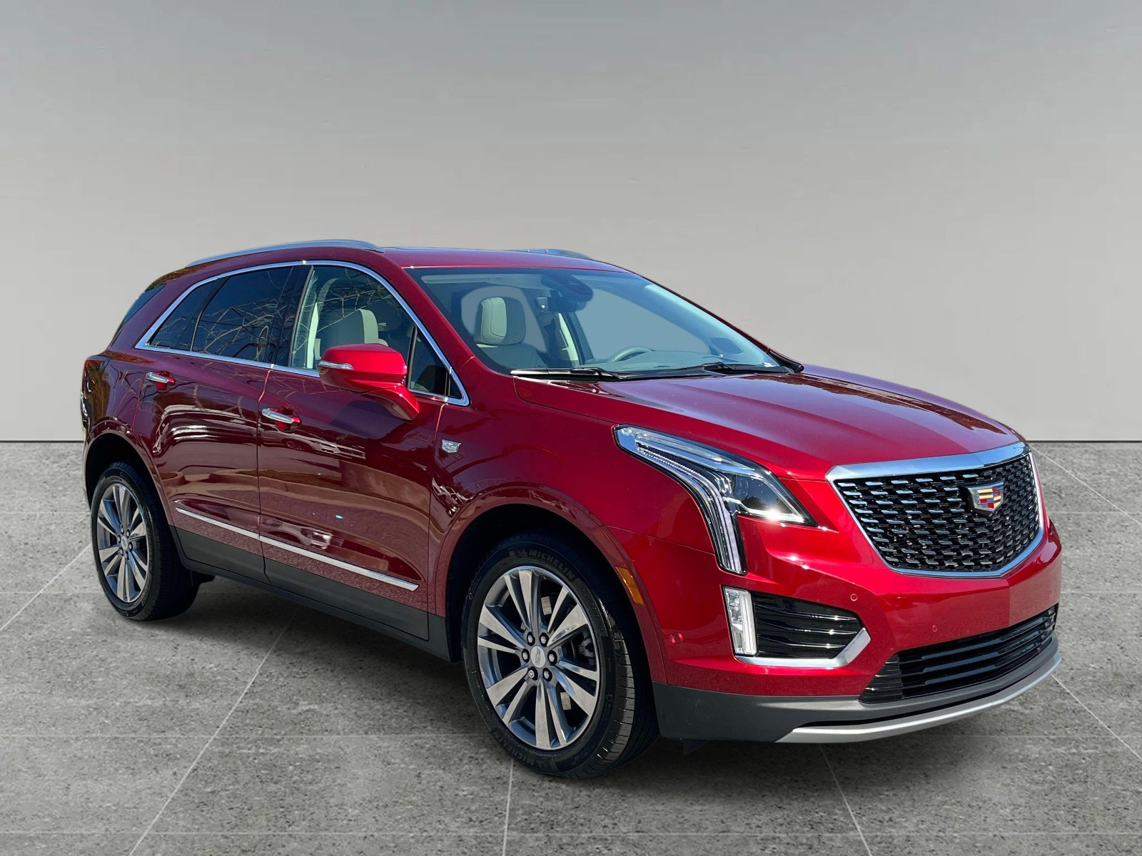 Used 2024 Cadillac XT5 Premium Luxury w/ Technology Package FWD image 7