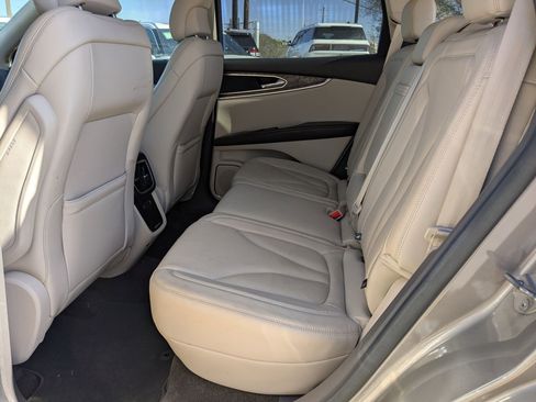 Used 2017 Lincoln MKX Reserve w/ Lincoln MKX Climate Package image 22