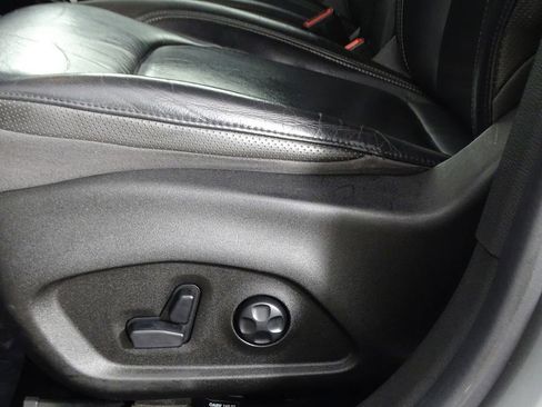 Used 2018 Jeep Renegade Limited image 19