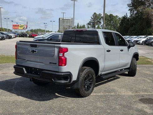 Used 2024 Chevrolet Silverado 1500 ZR2 w/ Technology Package image 6