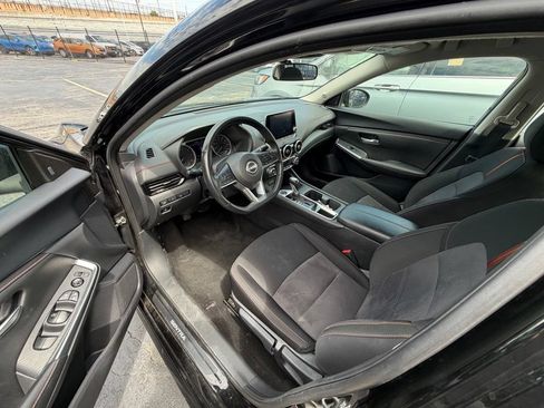 Used 2025 Nissan Sentra SR FWD image 5