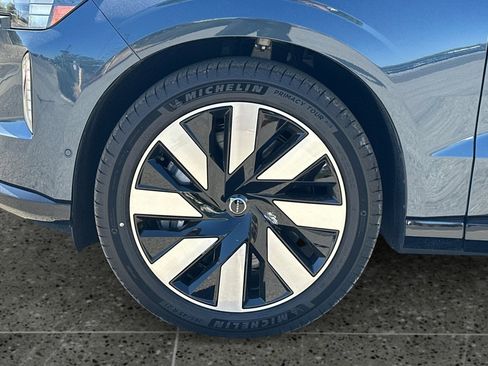 New 2025 Volvo EX90 Ultra image 11