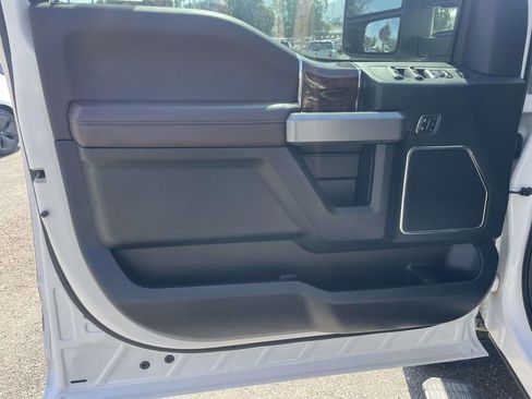 Certified 2017 Ford F250 Platinum w/ Platinum Ultimate Package image 18