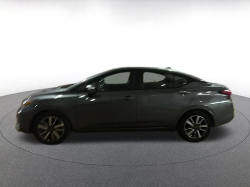 Used 2025 Nissan Versa SV image 9