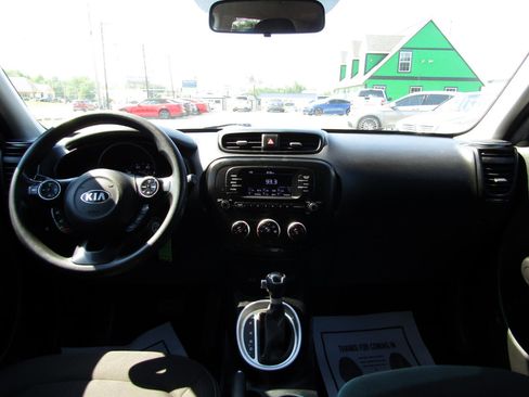 Used 2018 Kia Soul image 9