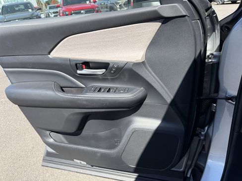 Used 2024 Toyota Grand Highlander Platinum image 26