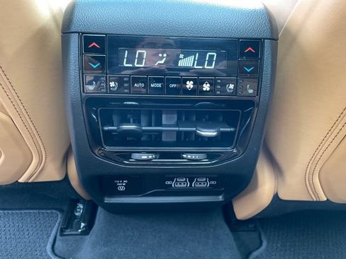 Used 2023 Jeep Grand Cherokee Summit AWD/4WD image 21