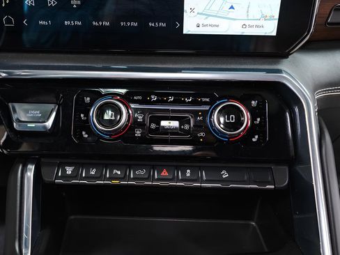 Used 2024 GMC Sierra 2500 Denali Ultimate image 16