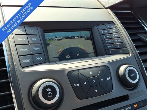 Used 2016 Ford Taurus SEL image 25