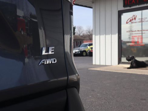 Used 2019 Toyota RAV4 LE w/ All Weather Liner Package image 29